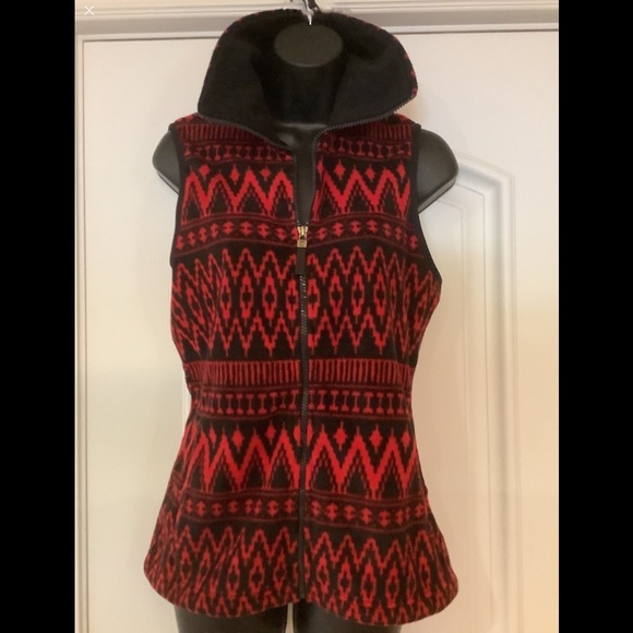 🎉🥳Host Pick 🎉🥳 Womens red and black fleece vest. Sz medium - Picture 2 of 4